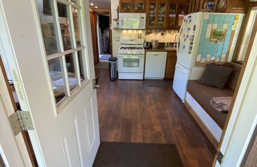 Clearville Cottage | Grouseland's Pondside Vacation Cottage. Pet Friendly.