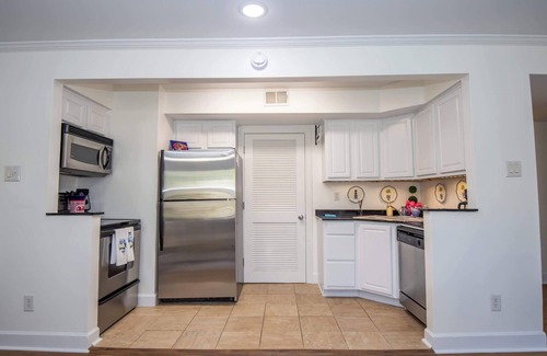 Oxford Condo | Grove View at Turnberry by Apex Short Term Stays