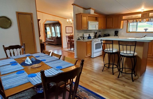 Maryland House | Groveside Quiet country setting, fire pit, ranch home w/spacious rear deck