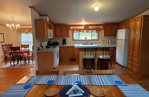 Maryland House | Groveside Quiet country setting, fire pit, ranch home w/spacious rear deck