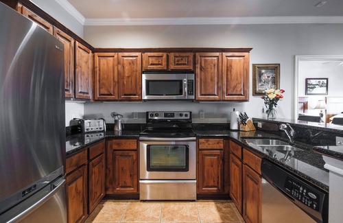 Gruene Condo | Gruene Getaway: River View Condo Steps from Music & Dining in Historic Gruene