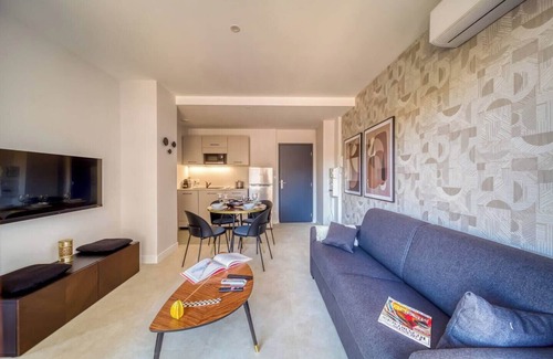 Quartier Exposition-Bajatiere Apartment | #GT | Le Joli Berthelot 🌺