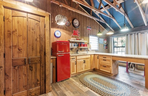 Kerrville House | Guadalupe Bluff Bunk House 5 Bedroom Home by RedAwning