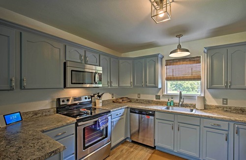 Seguin House | Guadalupe River Retreat w/Private Yard