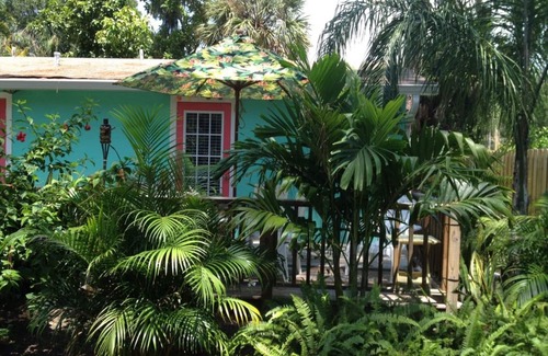 Englewood Cottage | Guava Cottage in quiet Olde Englewood