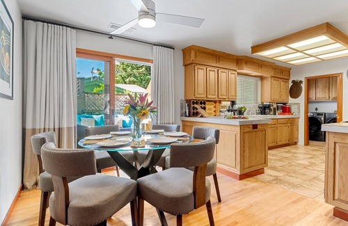 Guerneville House | GuernevilleGetaway~Peaceful refuge w/Lounge, GameRm/HotTub/Pup/WiFi