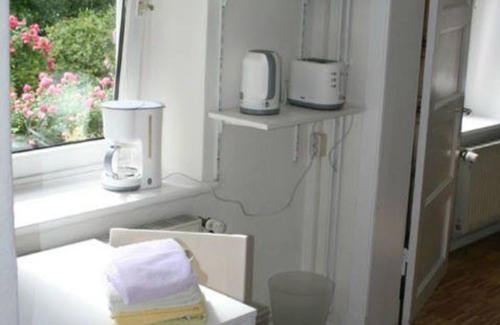 Gaarden-Sud - Kronsburg Apartment | Guest apartment, first floor (No. 01) - Klähn guest apartments