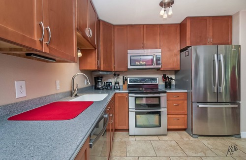 College House | Guest bedroom in a lovely modern home located in a very convenient location.
