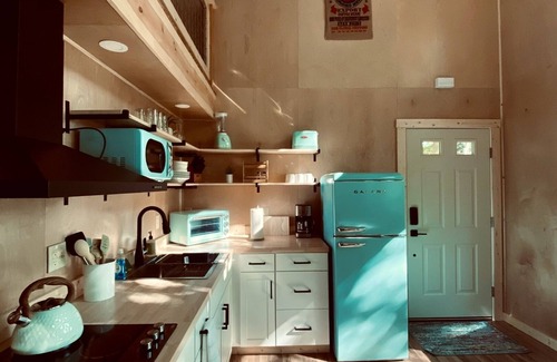 Rogers House | Guest Favorite | Forest Retreat | Hot Tub