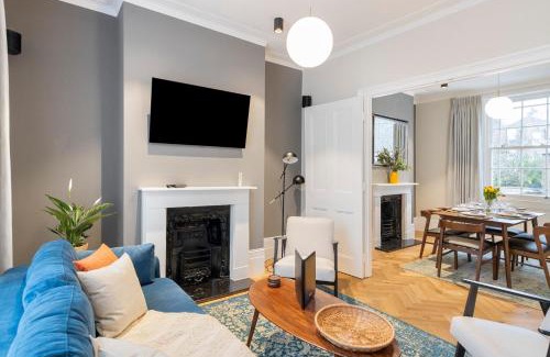 Islington Apartment | Guest Favorite Private home with King sized bed and Garden newly renovated