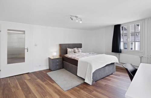 Hoengg Hotel | GUEST HOUSE HERMES Contactless Self Checkin