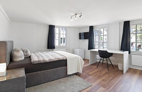 Hoengg Hotel | GUEST HOUSE HERMES Contactless Self Checkin