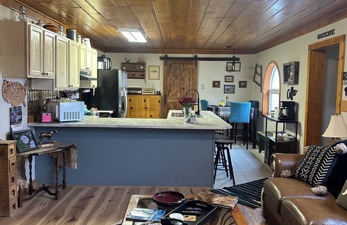 Simms House | Guest house in montana ranch