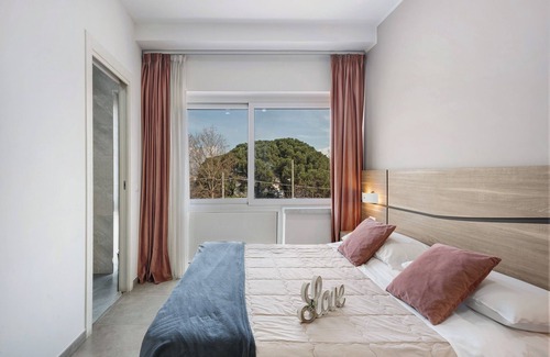Naples House | Guest House 'La Maison Du Flavien' with Balcony, Wi-Fi and Air Conditioning