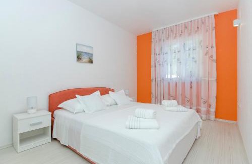 Tugare House | Guest house LUCIJA with swimming pool