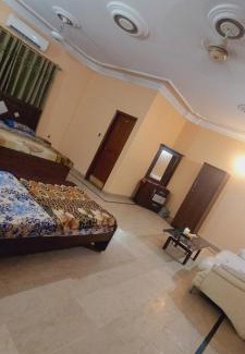 Gulshan-e-Iqbal House | Guest House Near Expo Center karachi