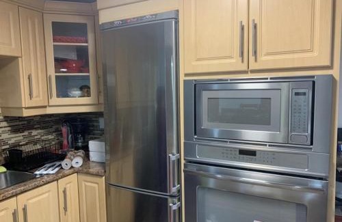 Churchill Meadows Apartment | Guest House Room No 03