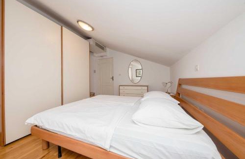 Rab Town House | Guest House Villa Anggela