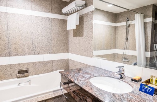 Ploenchit Apartment | Guest Patio Oasis Ploenchit BTS Nana/Ploenchit