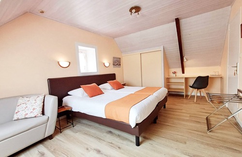 Mahalon Bed & Breakfast | Guest Room 2 at Kerantum with Shared Terrace, Shared Garden and Wi-Fi