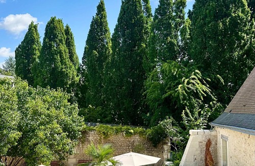 Azay-le-Rideau Apartment | Guest Room Verte - Auberge Radieuse