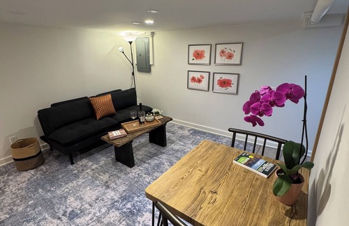 Phinney Ridge House | Guest Suite in Ballard