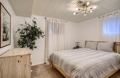 Edgewater Apartment | Guest Suite In West Denver With A Full KItchen