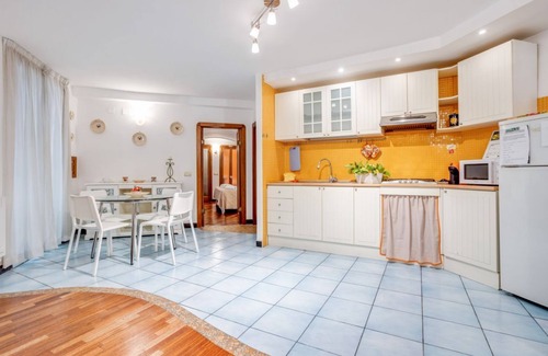 Quartieri Spagnoli Apartment | GuestHost - Casa Querida Central and Elegant Flat