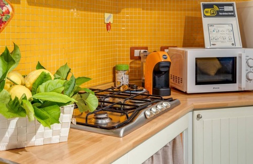 Quartieri Spagnoli Apartment | GuestHost - Casa Querida Central and Elegant Flat