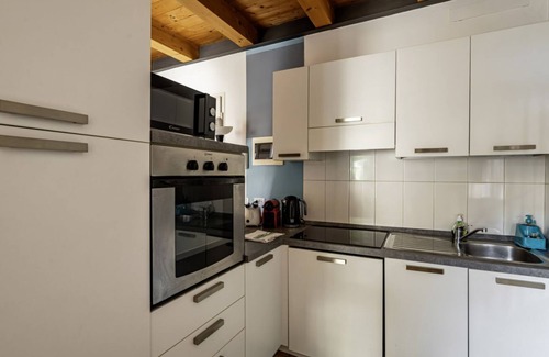 Padova Apartment | GuestHost - Piazza Mazzini Bright Apartment Padova