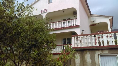 Karlobag House | Guesthouse BILI