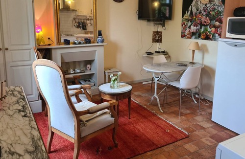 Checy House | Guesthouse Chécy, 1 bedroom, 2 people