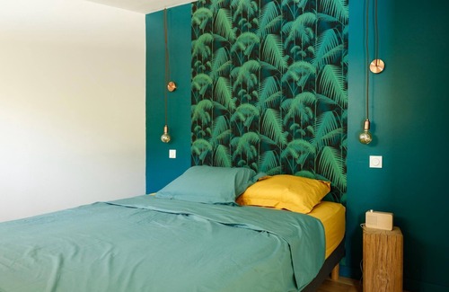 Toulouse Left Bank House | Guesthouse in Toulouse garden, private pool and jacuzzi + breakfast