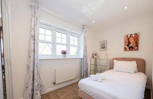 Eccles Apartment | GuestReady - A Haven by the River
