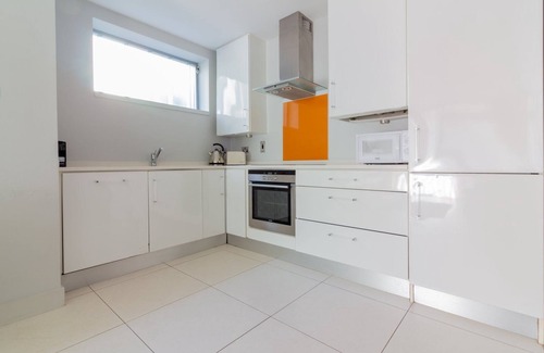 Grand Canal Dock Apartment | GuestReady - Baggot Street Living