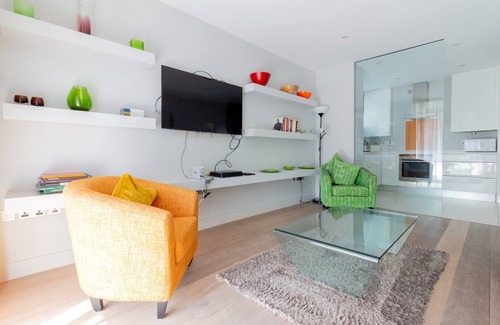 Grand Canal Dock Apartment | GuestReady - Baggot Street Living