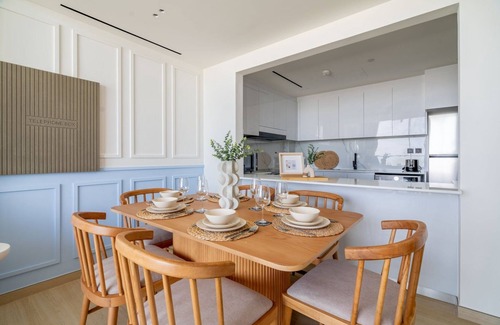 Jumeirah Village Circle Apartment | GuestReady - Glamorous stay at Binghatti Corner