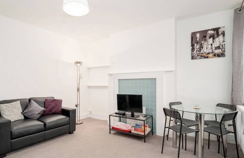 Childs Hill Apartment | GuestReady - Modern 2-bed for 4 in Golders Green!