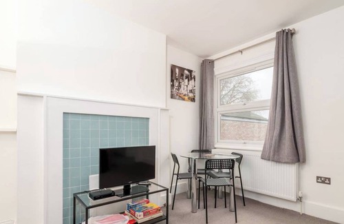 Childs Hill Apartment | GuestReady - Modern 2-bed for 4 in Golders Green!