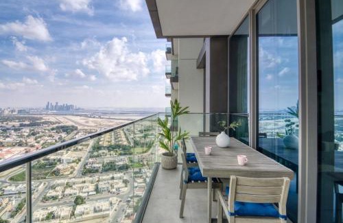 Bur Dubai Apartment | GuestReady - Modern home with stunning city views