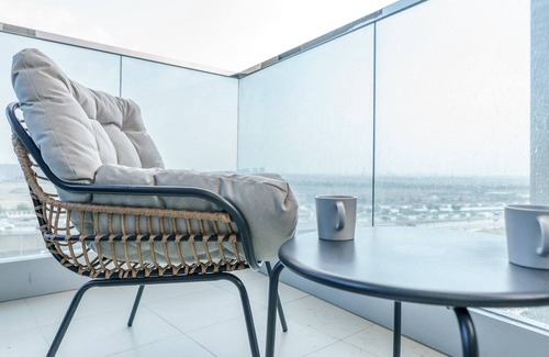 Dubai Apartment | GuestReady - Posh Apartment with a Stunning Pool
