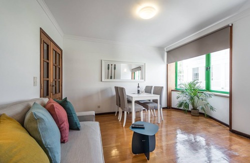 Leixões Apartment | GuestReady - Sea Breaking View