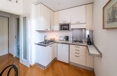 Dorsoduro Apartment | Guggenheim Apartment