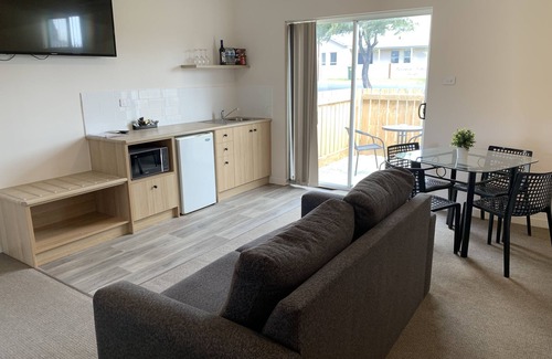 Waterhouse Hotel | Guichen Bay Motel
