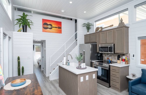 Parker Strip House | Guitars & Tiki Bars, Roadrunner Resort