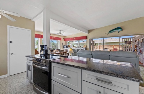 North Port House | Gulf Coast Getaway: Pool Kayaks Fishing