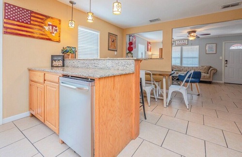 Aransas Pass House | Gulf Coast Oasis 3BR 2BA Pet Friendly Big Backyard