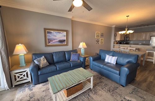 West Panama City Beach Condo | 🏖️Gulf Front Beauty-2BR-Pool+Hot tub-Emerald Isle 1504🏖️