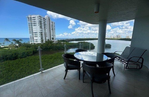 Park Shore Condo | Gulf of Mexico view from your living room! - WS050