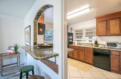 Gulfport Cottage | Gulfport Cottage 1 Mile From Beach! pet friendly